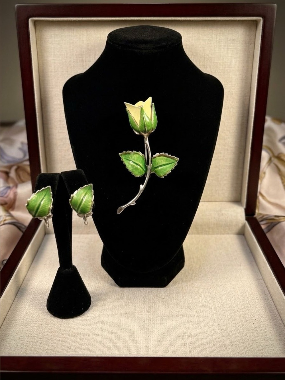 Vintage Giovanni Rose Flower Pin & Earrings Long Stem Gold Tone Enameled 3153
